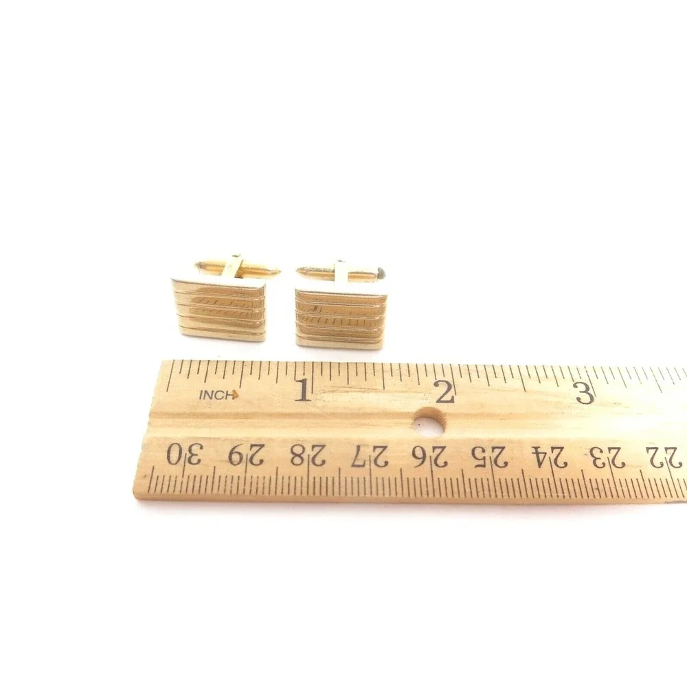 VINTAGE SIGNED SWANK GOLD PLATED LINED DESIGN CUFFLINKS MEN'S‎ JEWELRY